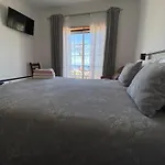 Vina's Place Nazaré