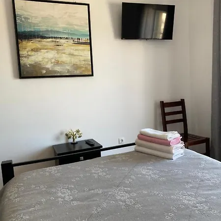 Vina's Place Bed & Breakfast Nazaré