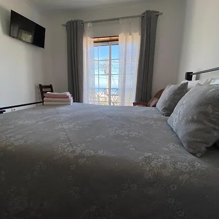 Vina's Place Nazaré