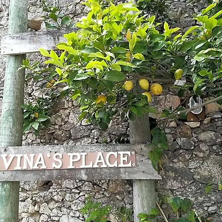 Bed & Breakfast Vina's Place *