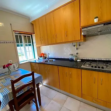 Vina's Place Bed & Breakfast Nazaré